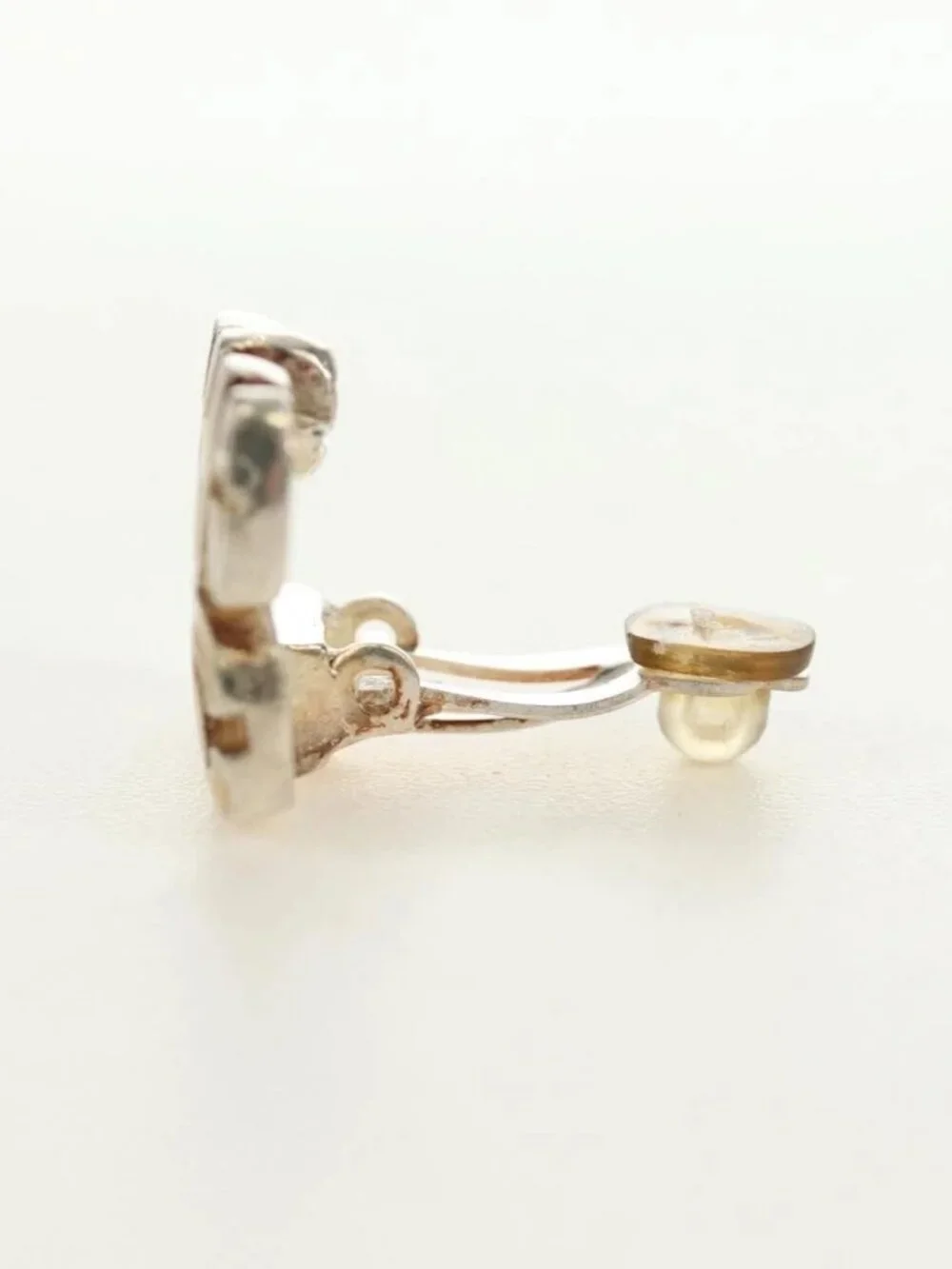 CHANEL Earring metal Beige CC Auth 185855M